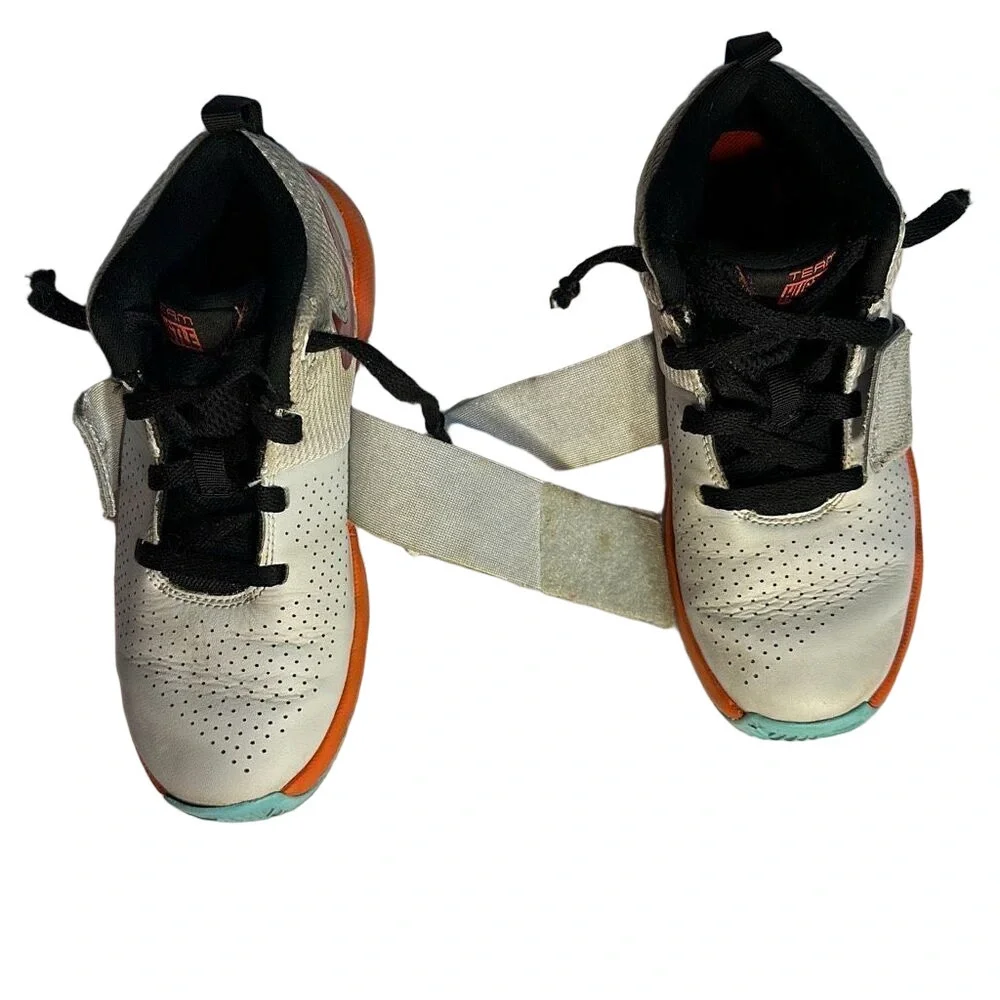 Nike Team Hustle for a 2 Year old Run Training Sneakers